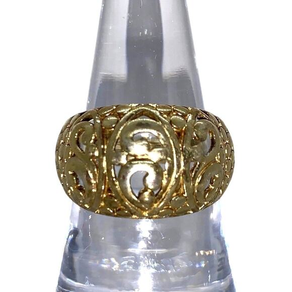 Large Fashion Costume Jewelry Ring Gold Tone Size 8 - Picture 1 of 16